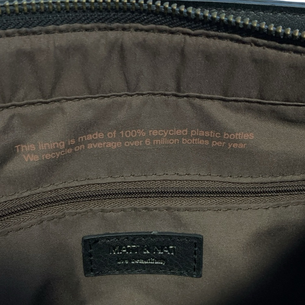 Matt & Nat Minty Vegan Messenger Bag - Vintage In Black - Picture 11 of 14